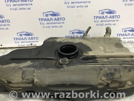 ФОТО Бак паливний пластик для Toyota Avensis T270 (10.2008-12.2012) Киев