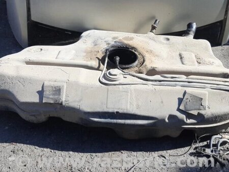 ФОТО Бак паливний пластик для Toyota Avensis T270 (10.2008-12.2012) Киев