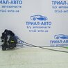 Замок двері передній правий Toyota Avensis T270 (10.2008-12.2012)