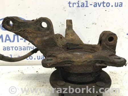 ФОТО Кулак поворотний правий зі маточкою для Mitsubishi Lancer Киев