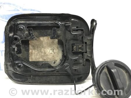 ФОТО Лючок бака  для Toyota Avensis T270 (10.2008-12.2012) Киев