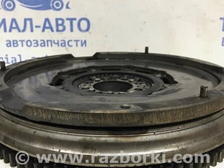 ФОТО Маховик для Toyota Avensis T270 (10.2008-12.2012) Киев