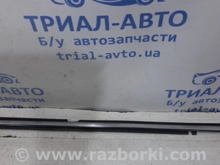 ФОТО Молдинг скла двері задній для Toyota Avensis T270 (10.2008-12.2012) Киев