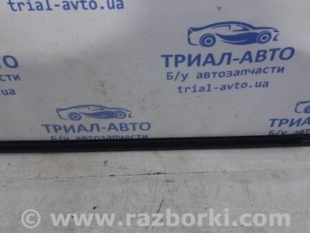 ФОТО Молдинг скла двері передній для Mitsubishi Outlander Киев