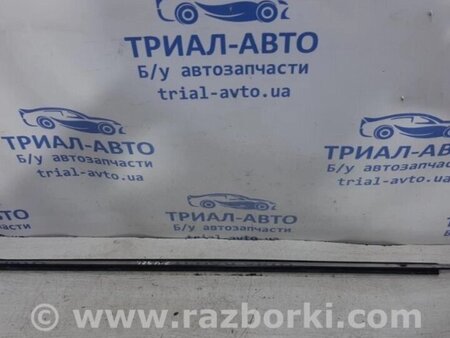 ФОТО Молдинг скла двері передній для Toyota Avensis T270 (10.2008-12.2012) Киев