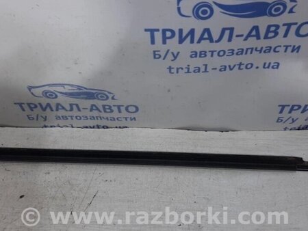 ФОТО Молдинг скла двері передній для Toyota Avensis T270 (10.2008-12.2012) Киев