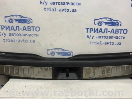 ФОТО Накладка задньої панелі для Toyota Avensis T270 (10.2008-12.2012) Киев