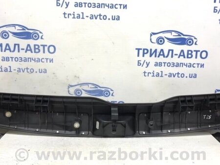 ФОТО Накладка задньої панелі для Toyota Avensis T270 (10.2008-12.2012) Киев
