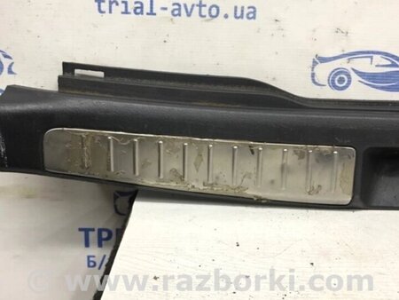 ФОТО Накладка задньої панелі для Toyota Avensis T270 (10.2008-12.2012) Киев