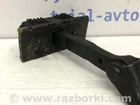 ФОТО Обмежувач дверей передній лівий для Toyota Avensis T270 (10.2008-12.2012) Киев