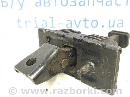 ФОТО Обмежувач дверей передній правий для Toyota Avensis T270 (10.2008-12.2012) Киев