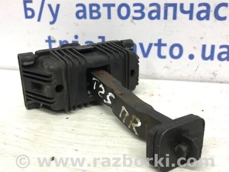 ФОТО Обмежувач дверей передній правий для Toyota Avensis T270 (10.2008-12.2012) Киев