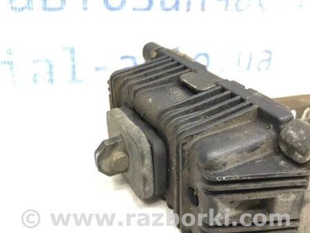 ФОТО Обмежувач дверей передній правий для Toyota Avensis T270 (10.2008-12.2012) Киев
