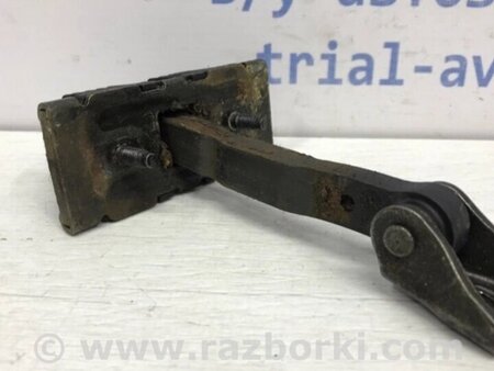 ФОТО Обмежувач дверей передній правий для Toyota Avensis T270 (10.2008-12.2012) Киев