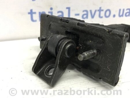 ФОТО Обмежувач дверей передній правий для Toyota Avensis T270 (10.2008-12.2012) Киев