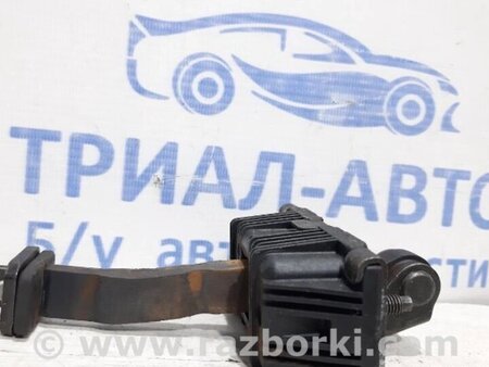 ФОТО Обмежувач дверей передній правий для Toyota Avensis T270 (10.2008-12.2012) Киев