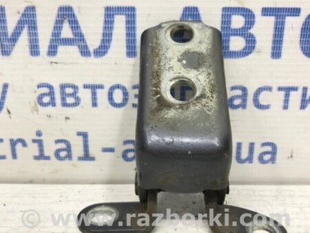 ФОТО Петля двері задньої лівої нижня для Toyota Avensis T270 (10.2008-12.2012) Киев