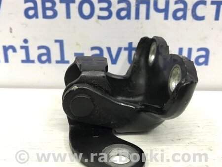 ФОТО Петля двері задньої лівої для Toyota Avensis T270 (10.2008-12.2012) Киев