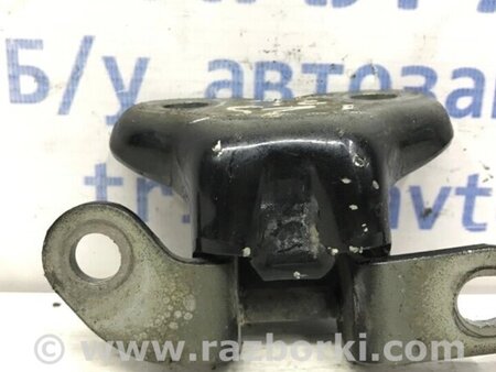 ФОТО Петля двері задньої лівої для Toyota Avensis T270 (10.2008-12.2012) Киев