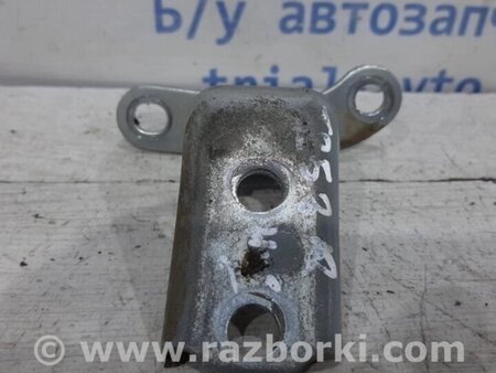 ФОТО Петля двері задньої правої нижня для Toyota Avensis T270 (10.2008-12.2012) Киев
