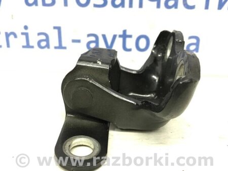 ФОТО Петля двері задньої правої для Toyota Avensis T270 (10.2008-12.2012) Киев