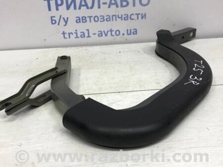 ФОТО Петля кришки багажника права для Toyota Avensis T270 (10.2008-12.2012) Киев