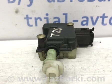 ФОТО Привід лючка бака для Toyota Avensis T270 (10.2008-12.2012) Киев