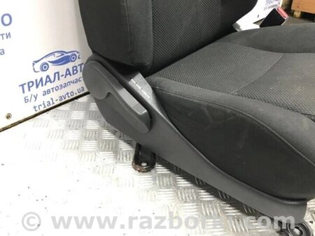 ФОТО Сидіння переднє праве для Toyota Avensis T270 (10.2008-12.2012) Киев