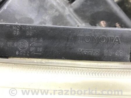 ФОТО Фара права галоген для Toyota Avensis T270 (10.2008-12.2012) Киев