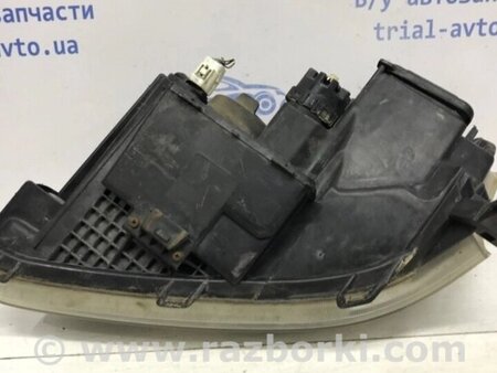 ФОТО Фара права галоген для Toyota Avensis T270 (10.2008-12.2012) Киев