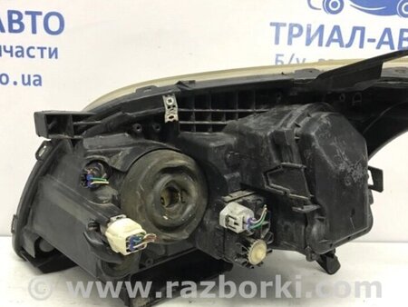 ФОТО Фара права галоген для Toyota Avensis T270 (10.2008-12.2012) Киев