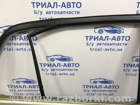 ФОТО Двері задні праві для Nissan Tiida Киев