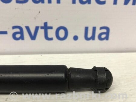 ФОТО Амортизатор кришки багажника для Nissan Qashqai (07-14) Киев