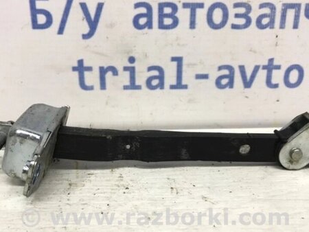 ФОТО Обмежувач дверей передній правий для Suzuki SX4 Киев