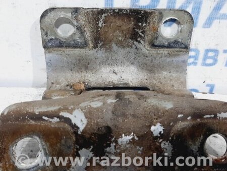 ФОТО Петля кришки багажника для Mitsubishi L200 Киев