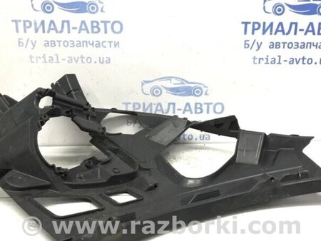 ФОТО Кронштейн бампера передній правий для Renault Megane Киев