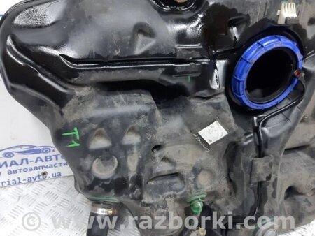 ФОТО Бак паливний пластик для Toyota Avensis T270 (10.2008-12.2012) Киев