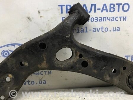 ФОТО Важель правий для Toyota Avensis T270 (10.2008-12.2012) Киев