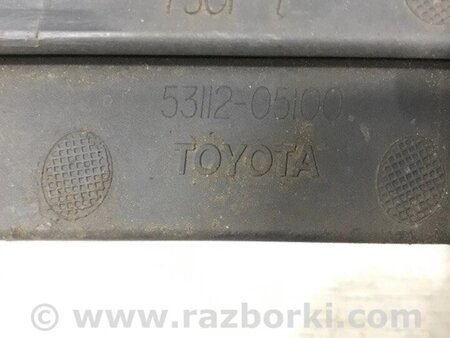ФОТО Грати бампера центральна для Toyota Avensis T270 (10.2008-12.2012) Киев