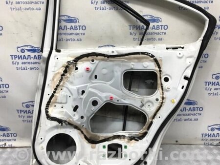 ФОТО Двері задні праві для Toyota Avensis T270 (10.2008-12.2012) Киев