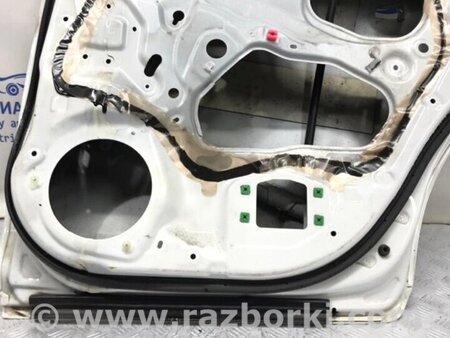 ФОТО Двері задні праві для Toyota Avensis T270 (10.2008-12.2012) Киев