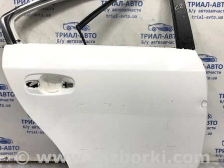 ФОТО Двері задні праві для Toyota Avensis T270 (10.2008-12.2012) Киев