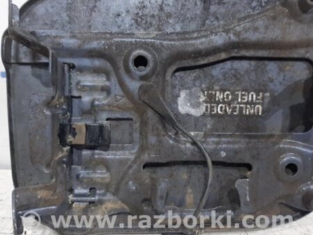 ФОТО Лючок бака  для Toyota Avensis T270 (10.2008-12.2012) Киев