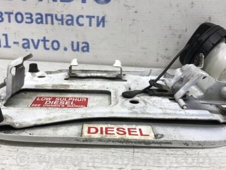 ФОТО Лючок бака  для Toyota Avensis T270 (10.2008-12.2012) Киев