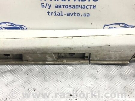 ФОТО Накладка порога зовнішня ліва для Toyota Avensis T270 (10.2008-12.2012) Киев