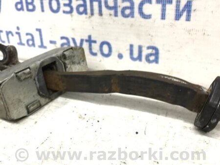 ФОТО Обмежувач дверей задній лівий для Toyota Avensis T270 (10.2008-12.2012) Киев