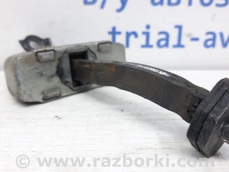 ФОТО Обмежувач дверей задній правий для Toyota Avensis T270 (10.2008-12.2012) Киев