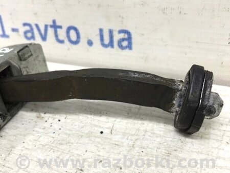 ФОТО Обмежувач дверей задній правий для Toyota Avensis T270 (10.2008-12.2012) Киев