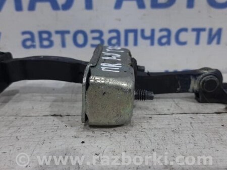 ФОТО Обмежувач дверей передній правий для Toyota Avensis T270 (10.2008-12.2012) Киев