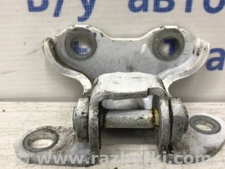 ФОТО Петля двері задньої лівої нижня для Toyota Avensis T270 (10.2008-12.2012) Киев